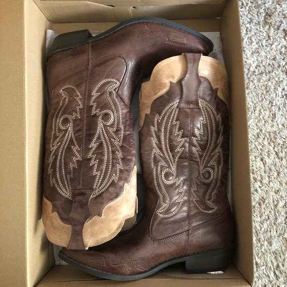 Coconuts by matisse boots/new